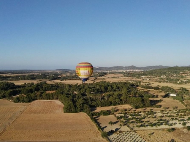  Flying in a balloon over Mallorca